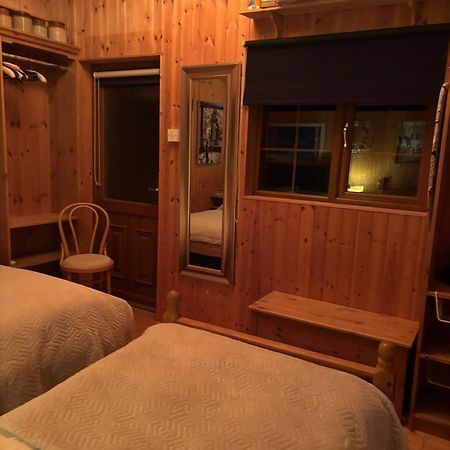 Cosy Countryside Log Cabin キルケニー エクステリア 写真
